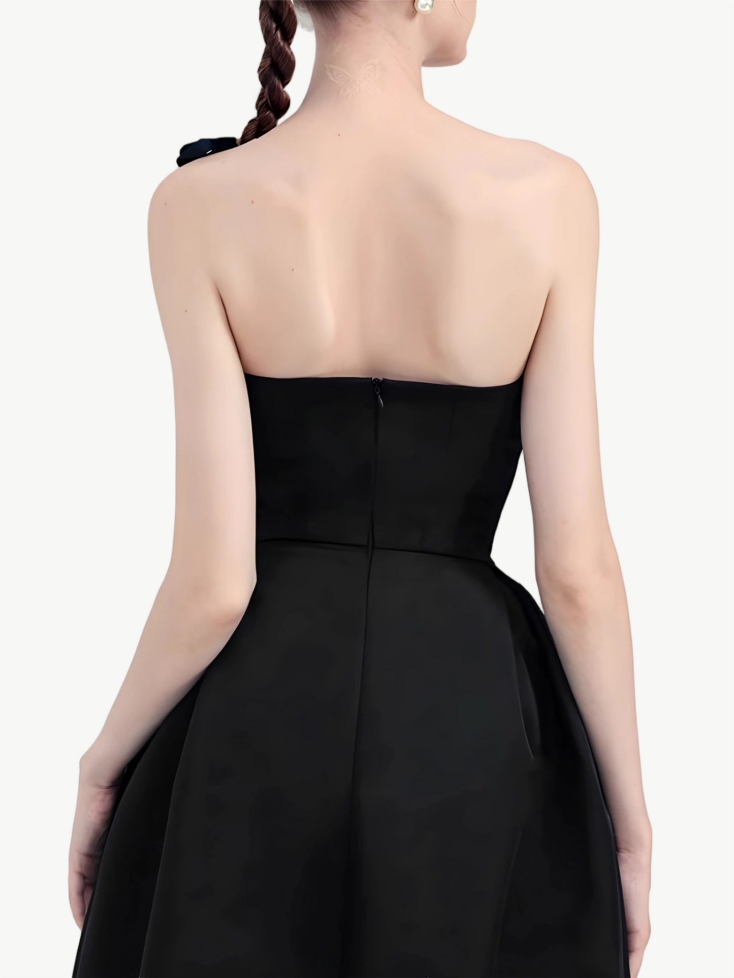 YUREINE Elegance Black and White Strapless Midi Dress with Statement Bow