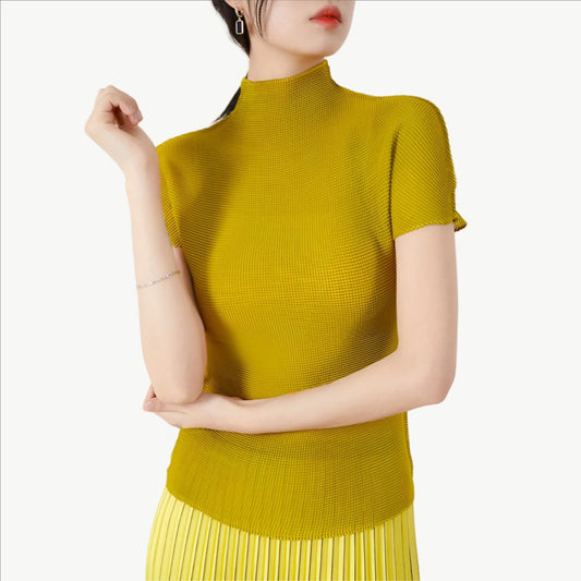 YUREINE Versa Top Sleek Pleats with Modern Refinement