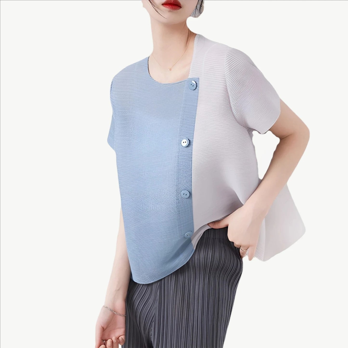 YUREINE Versa Pleated Color-Block Top