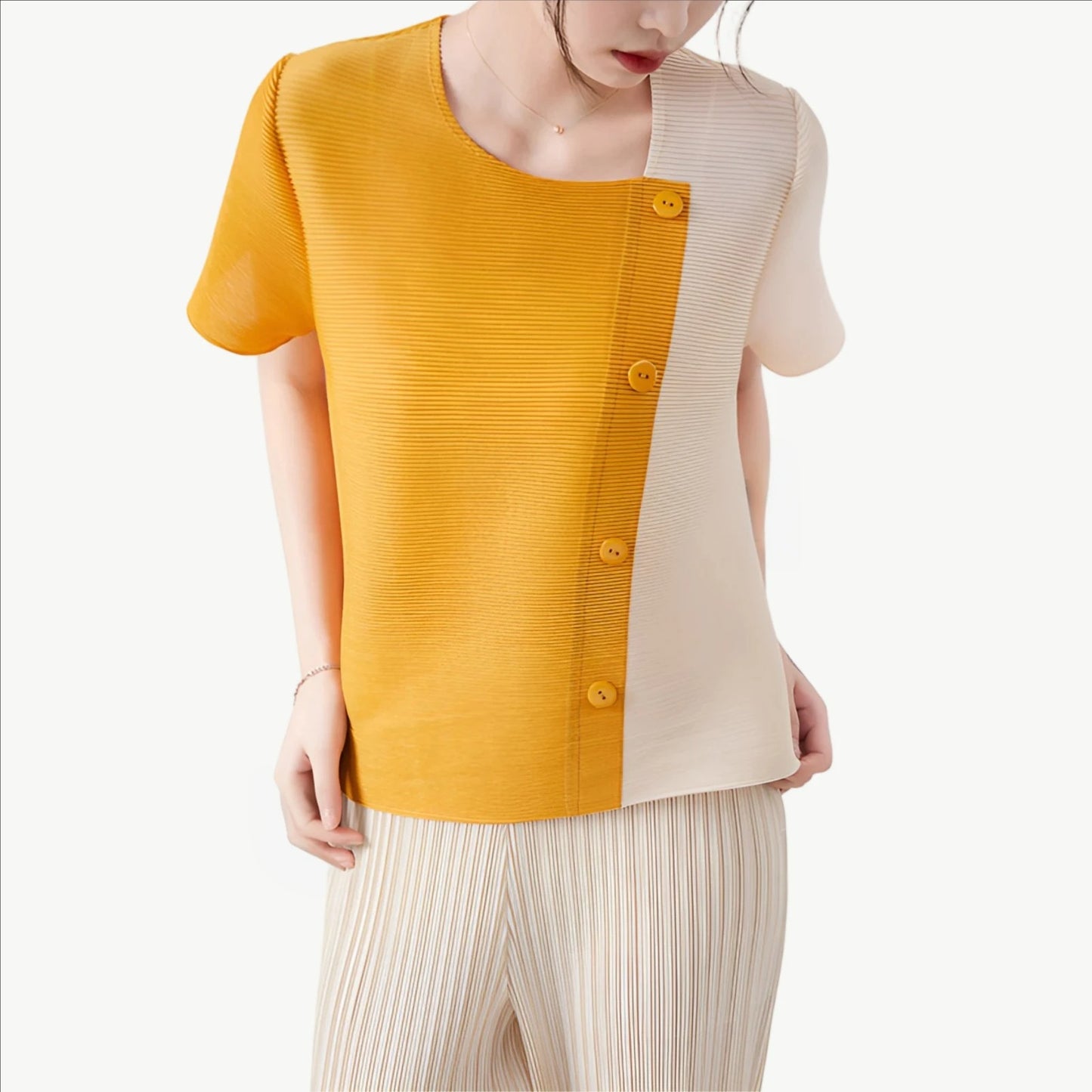 YUREINE Versa Pleated Color-Block Top