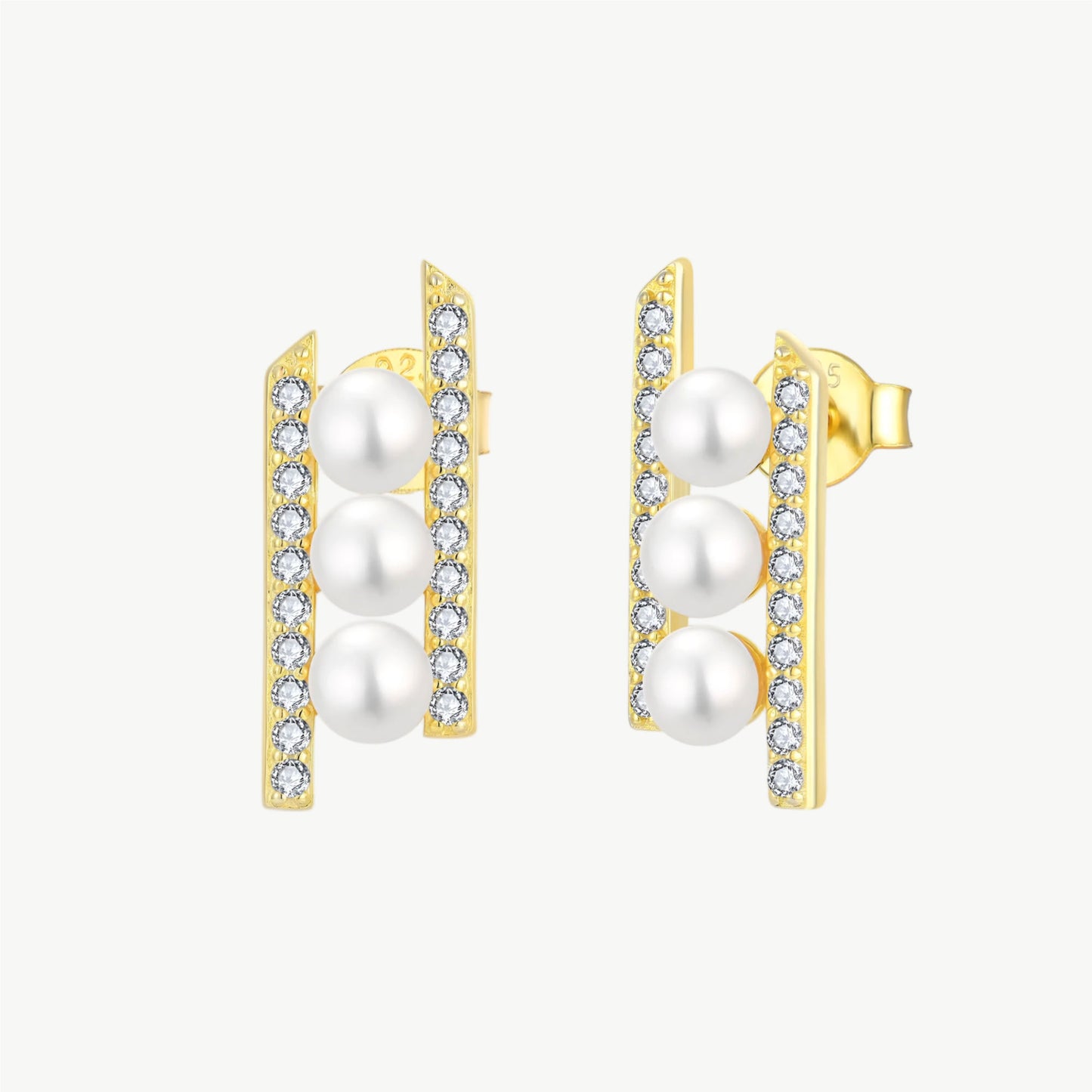 YUREINE Éclat Modern Freshwater Pearl and Zirconia Stud Earrings