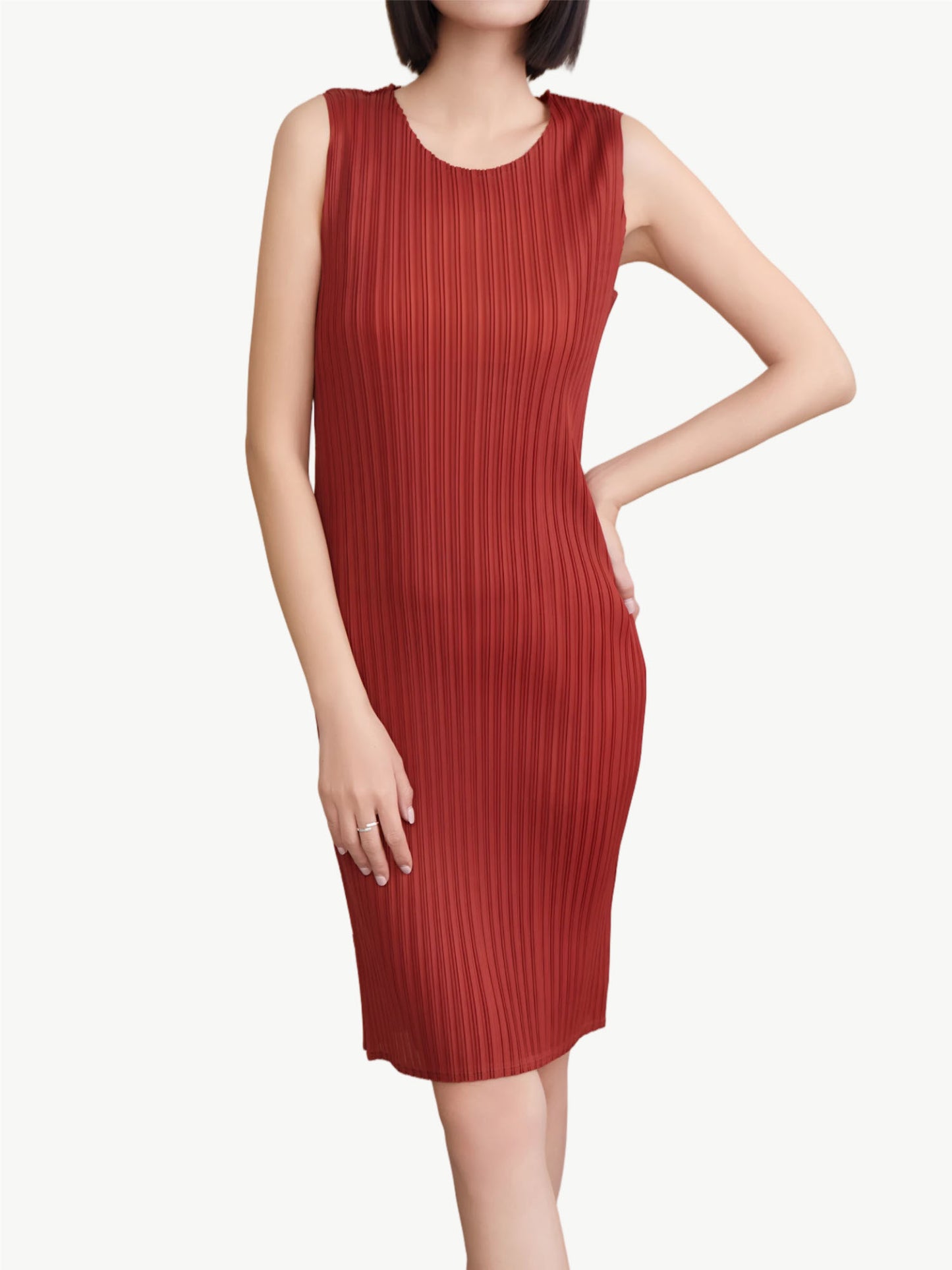 YUREINE Versa Pleated Fitted Midi Dress