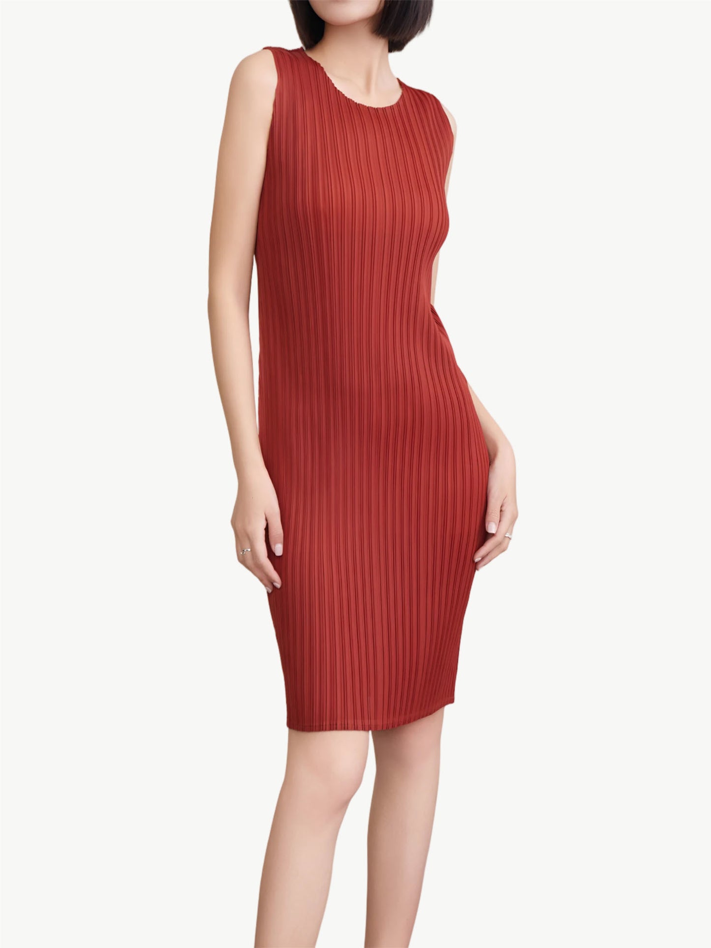 YUREINE Versa Pleated Fitted Midi Dress